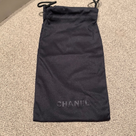 Chanel eye glasses cloth holder - Picture 1 of 3